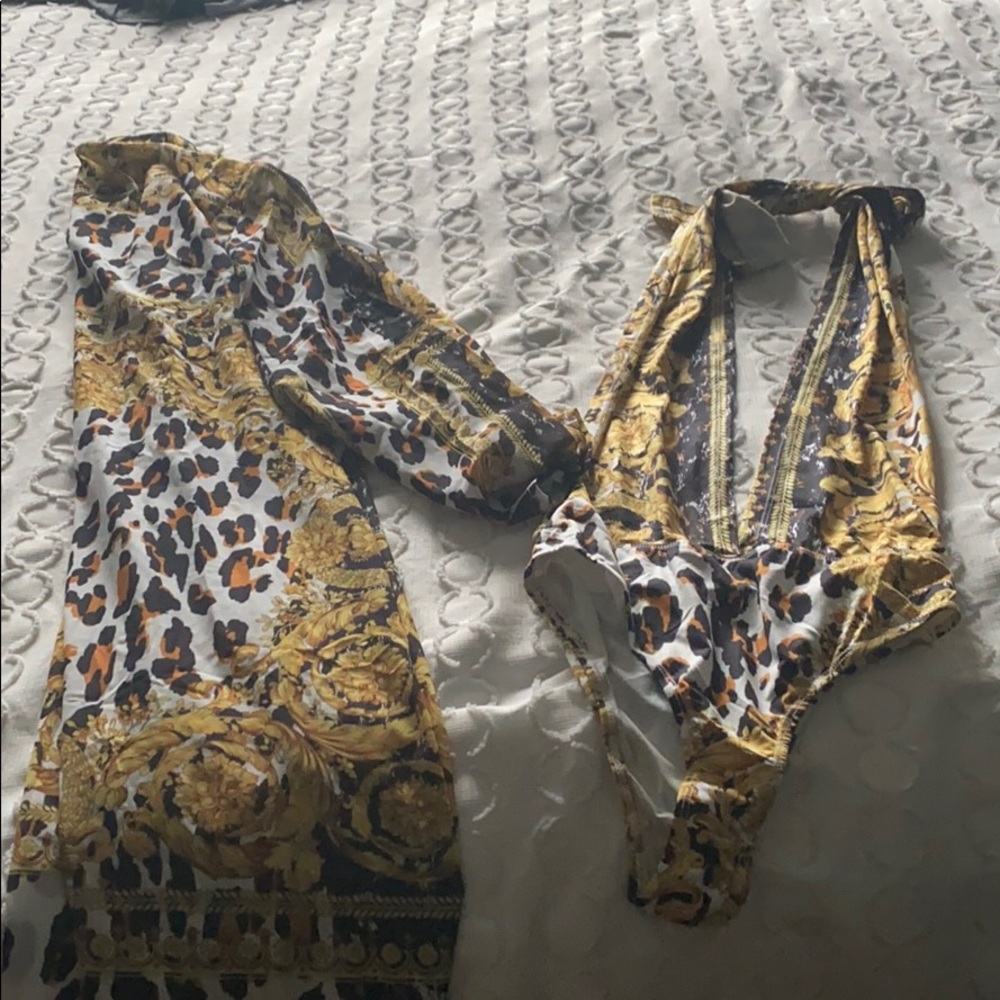 One piece low cut swimsuit